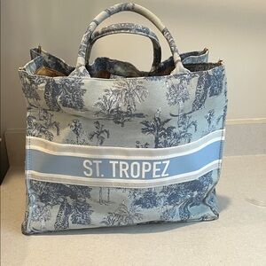 St. Tropez Palm Print Tote in Blue and White